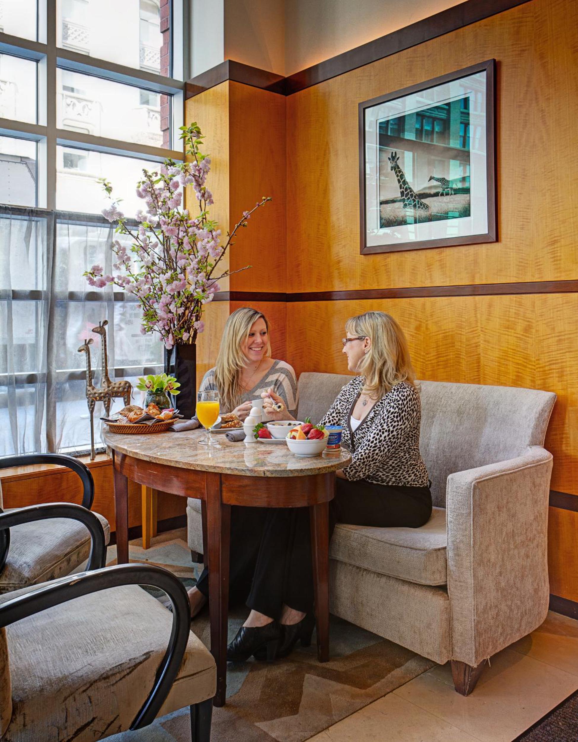 Hotel Giraffe by Library Hotel Collection