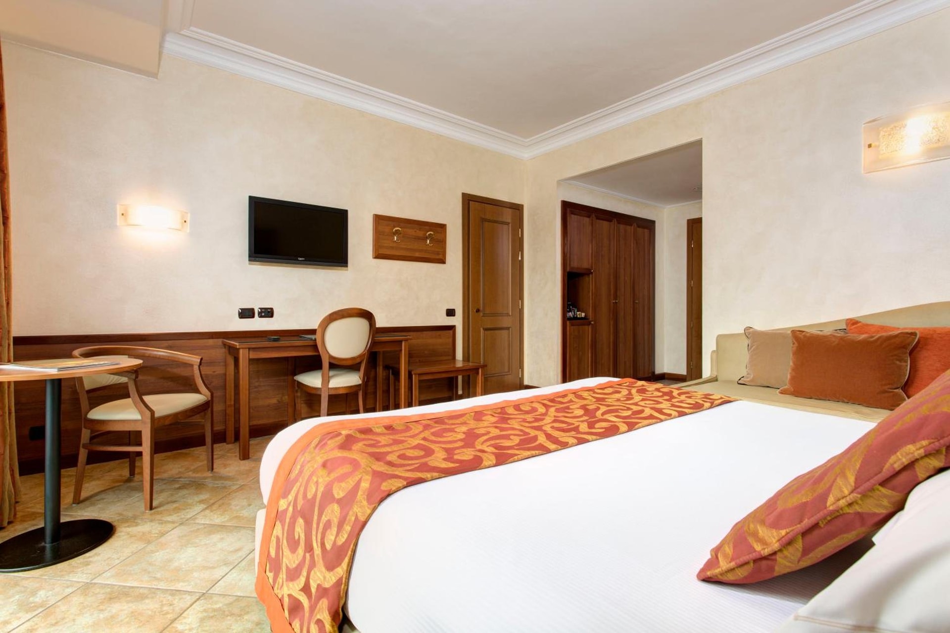 Hotel Athena