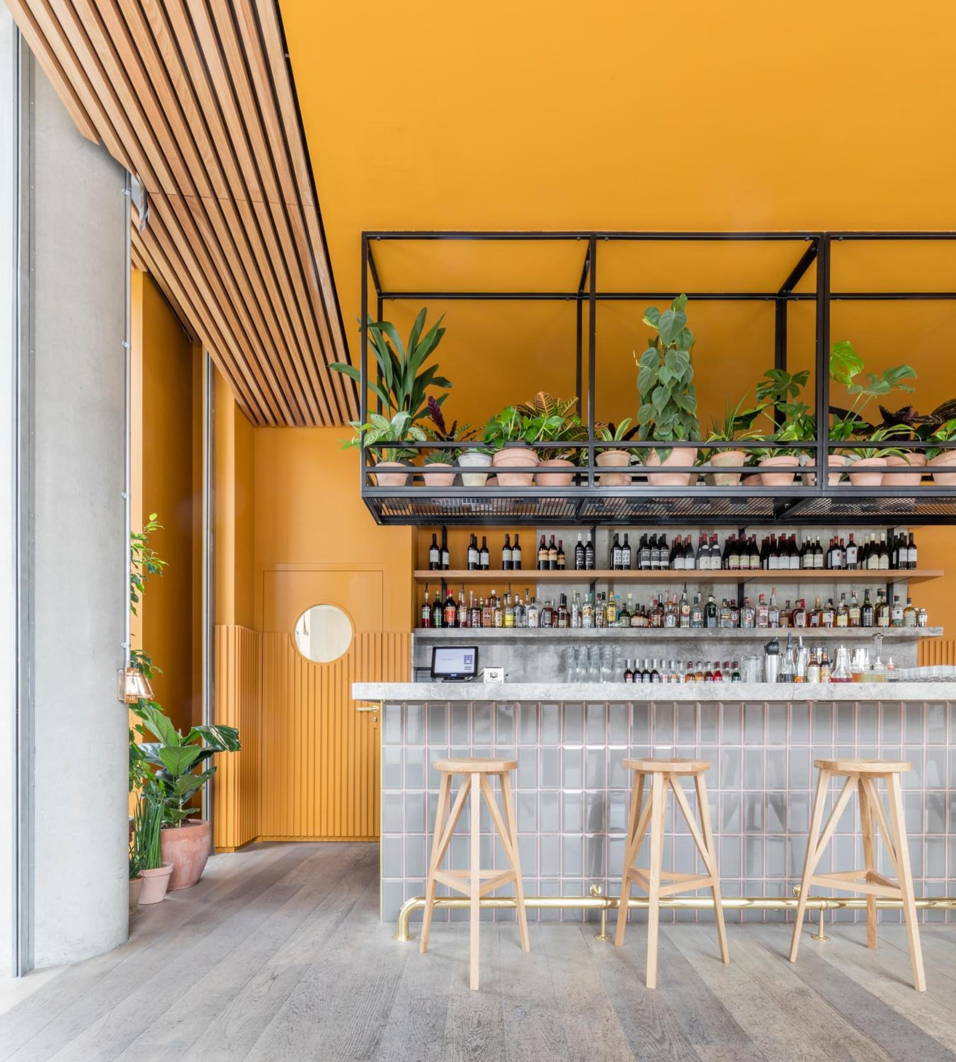 bar