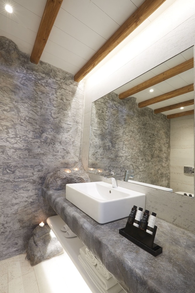 Vrahos Boutique Hotel