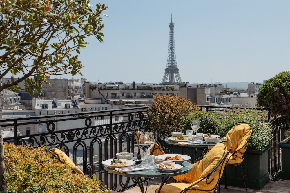 Hotel Raphael