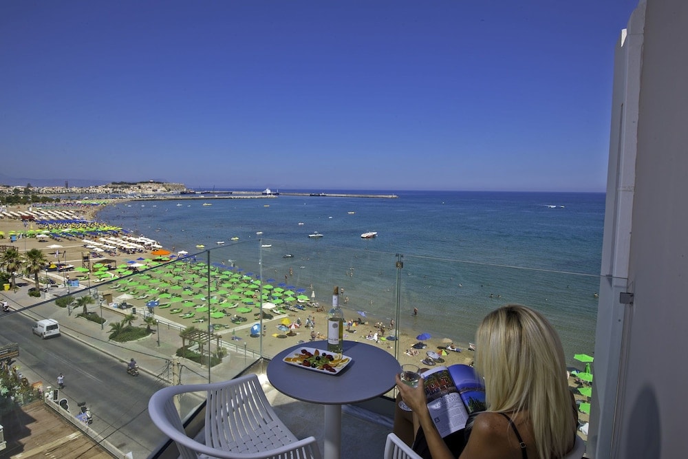 Swell Boutique Hotel