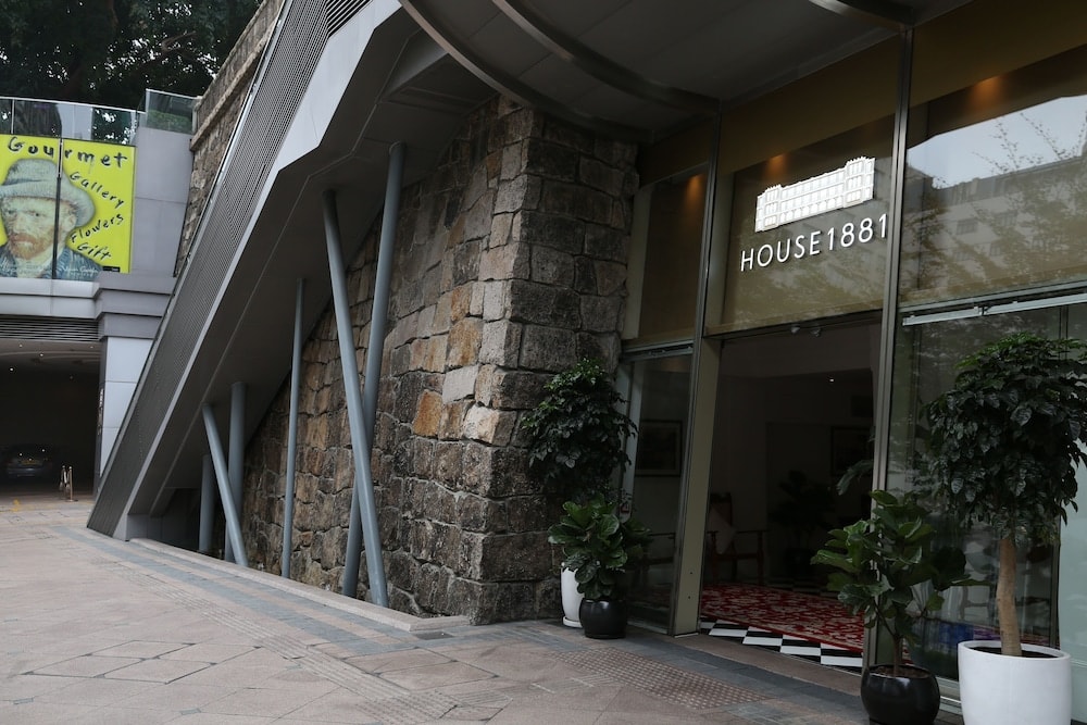 FWD HOUSE 1881