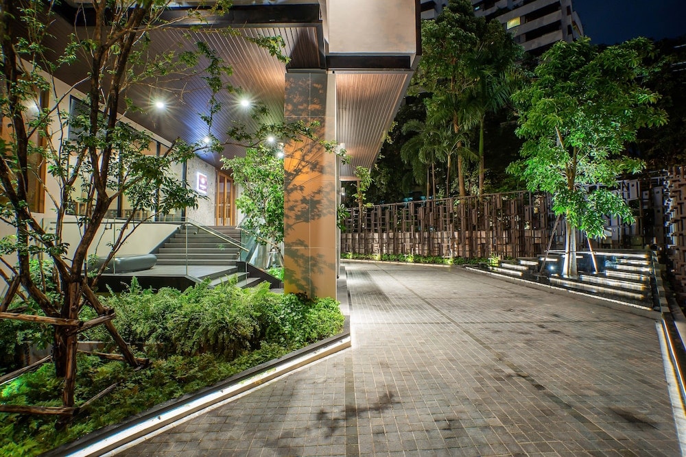 Gardina Asoke Hotel & Residence