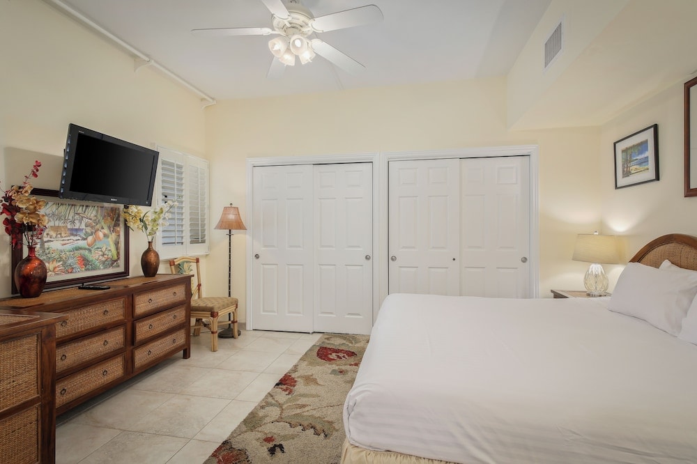 Royal Sea Cliff Kona by OUTRIGGER