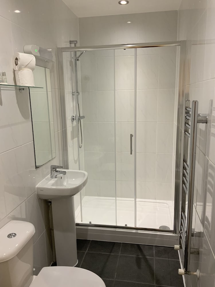 Fox House, Studio Apartments