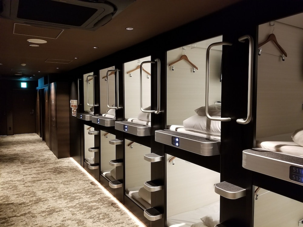 Glansit Akihabara Comfort Capsule Hotel