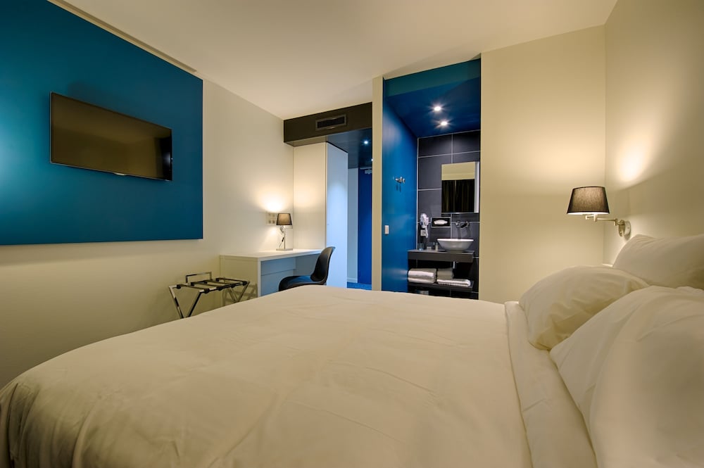 Le NexHotel