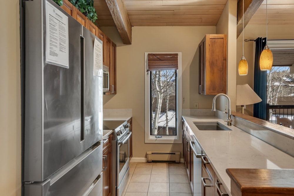 Woodbridge Condos by Snowmass Vacations