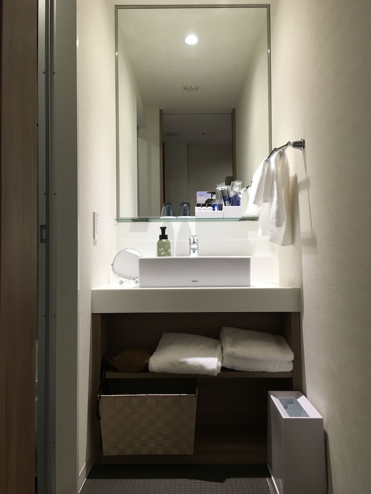 Nippon Seinenkan Hotel