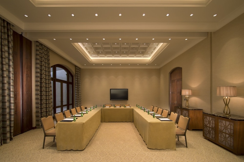 Desert Islands Resort & Spa by Anantara