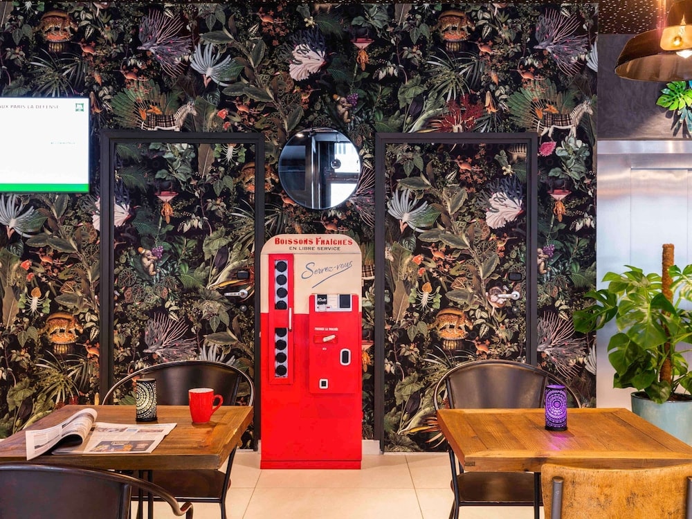 ibis Styles Puteaux Paris La Defense