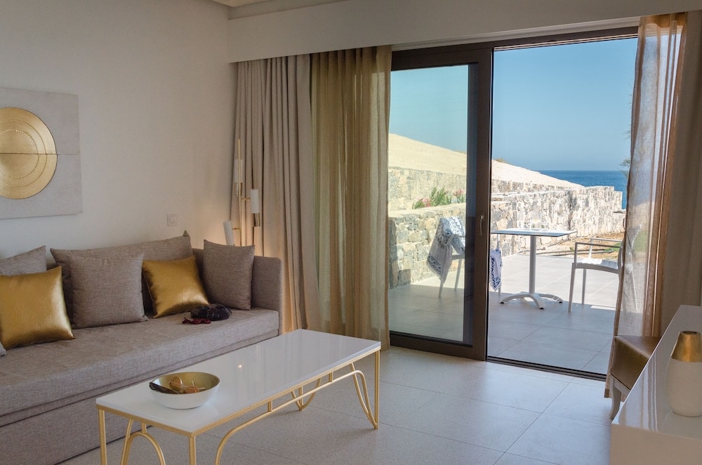 ROBINSON IERAPETRA