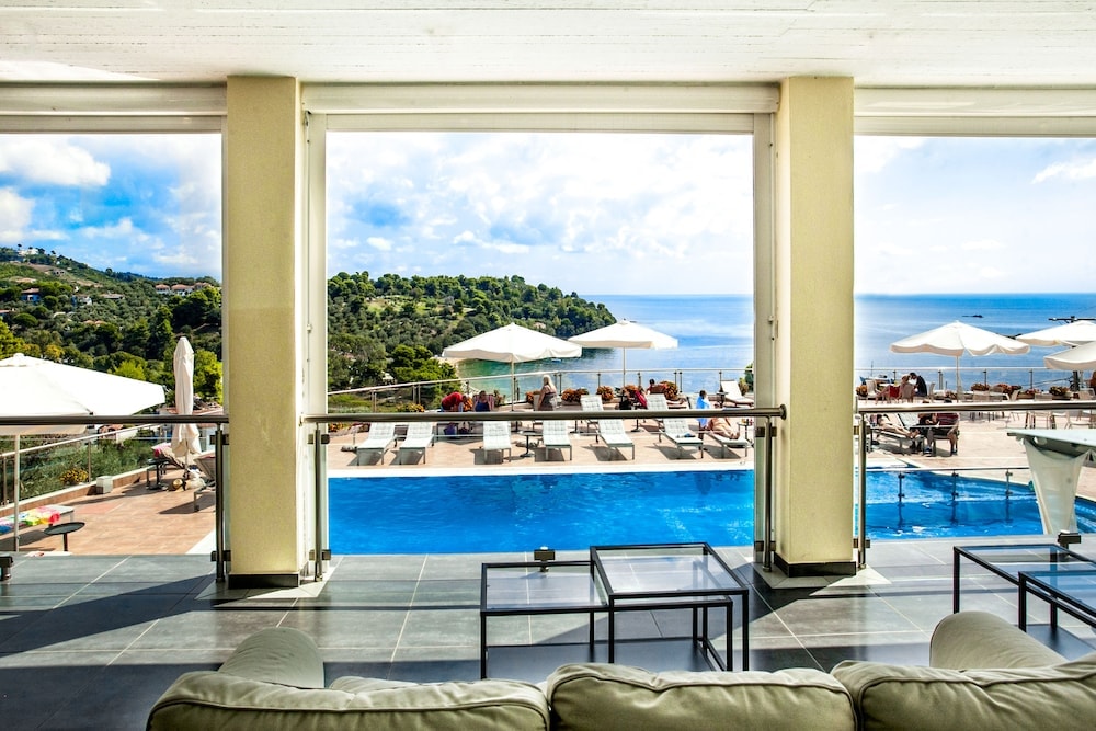 La Luna Hotel