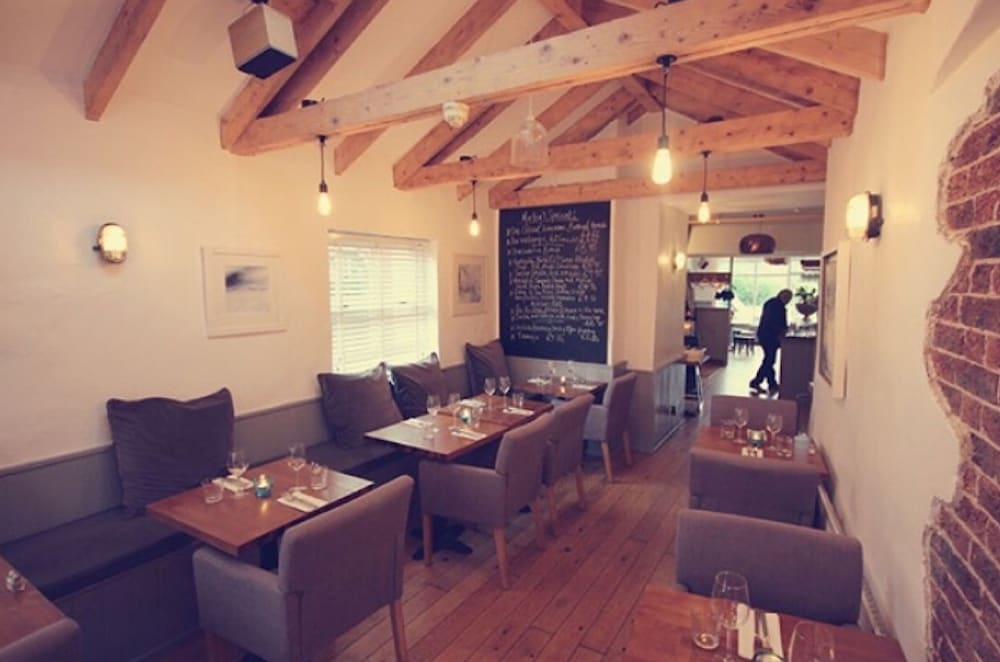 Morleys Bistro | By Huluki Sussex Stays