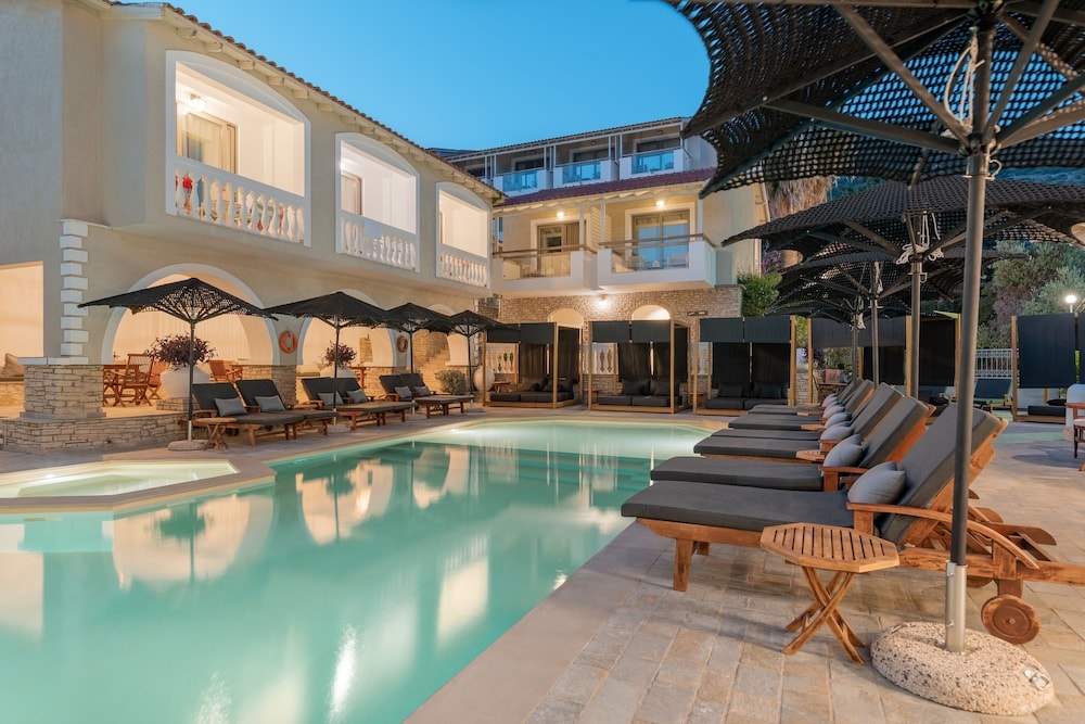 Ino Hotel & Suites