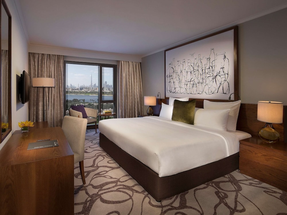 Pullman Dubai Creek City Centre Residences
