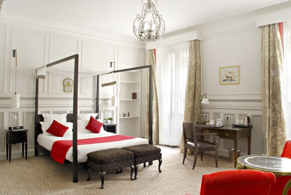 Hôtel Bradford Elysées – Astotel
