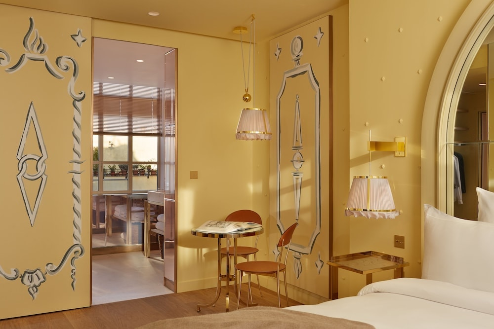 hotel room