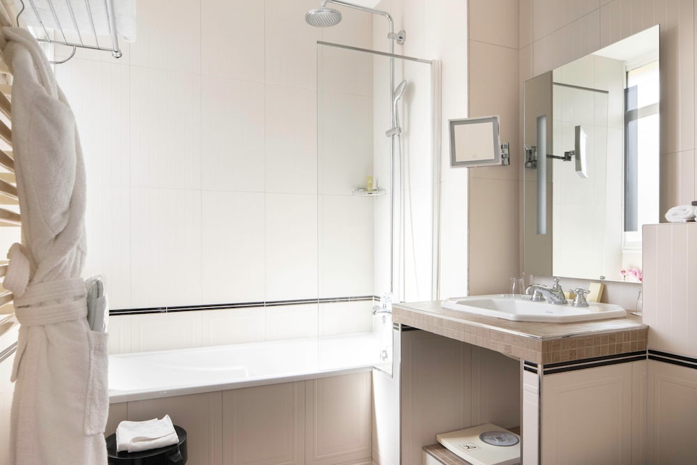 Hôtel Bradford Elysées – Astotel
