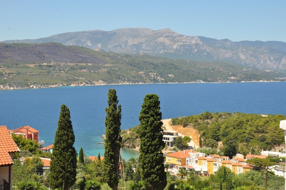 Ino Hotel & Suites