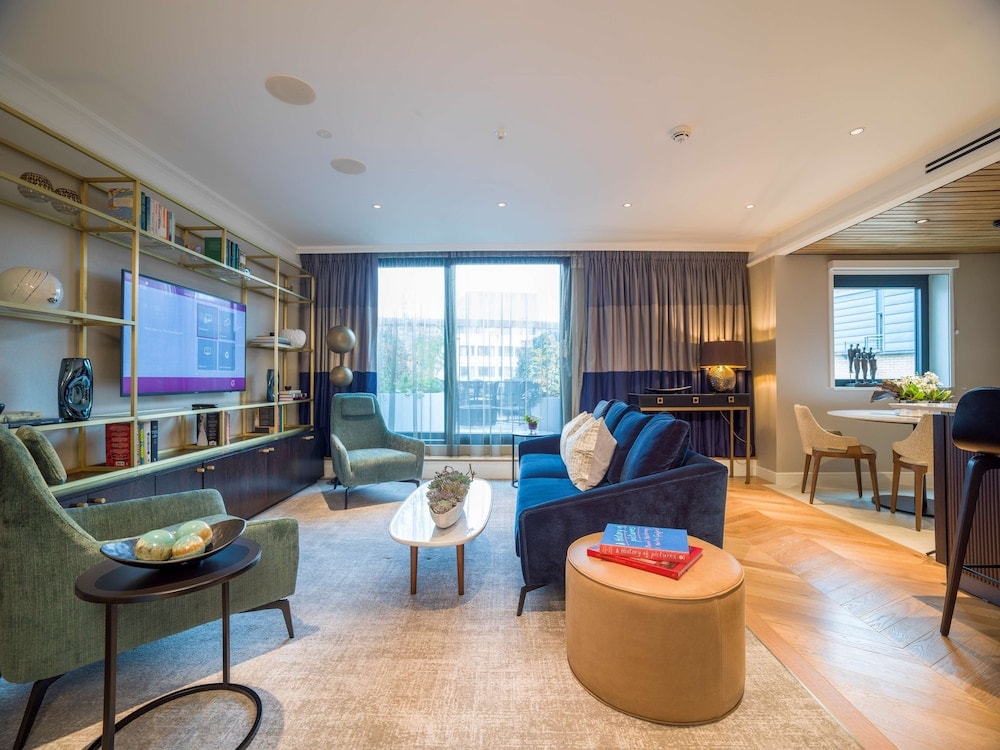 The Guardsman Hotel and Residences