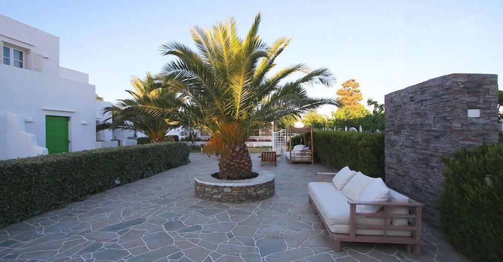 Smaragdi Hotel