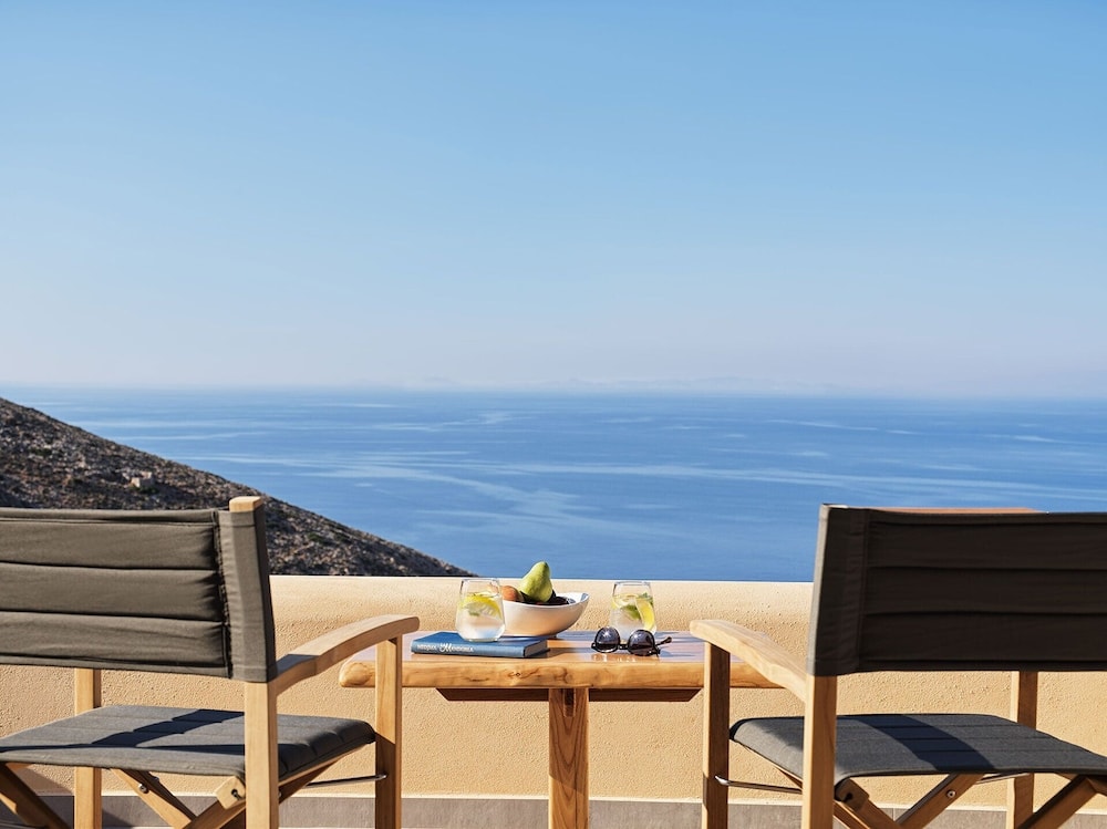 AVATON Folegandros