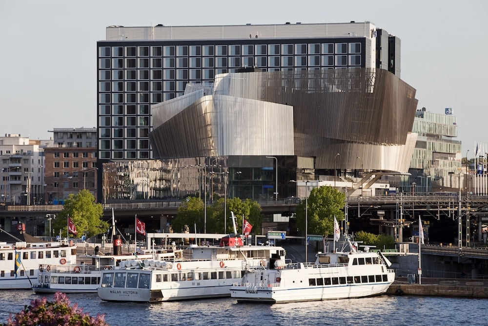 Radisson Blu Waterfront Hotel