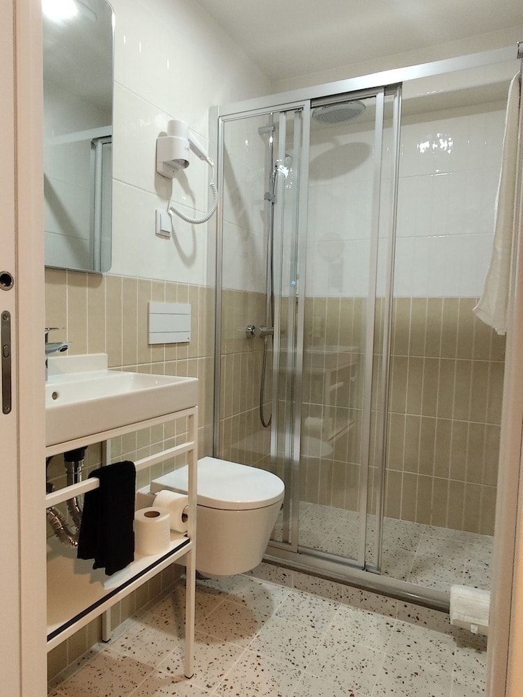 Bacalhoeiros 125 Hotel