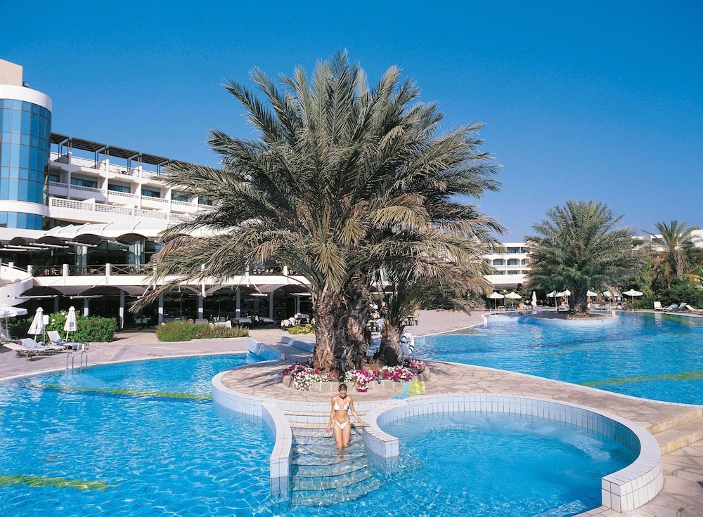Constantinou Bros Athena Beach Hotel