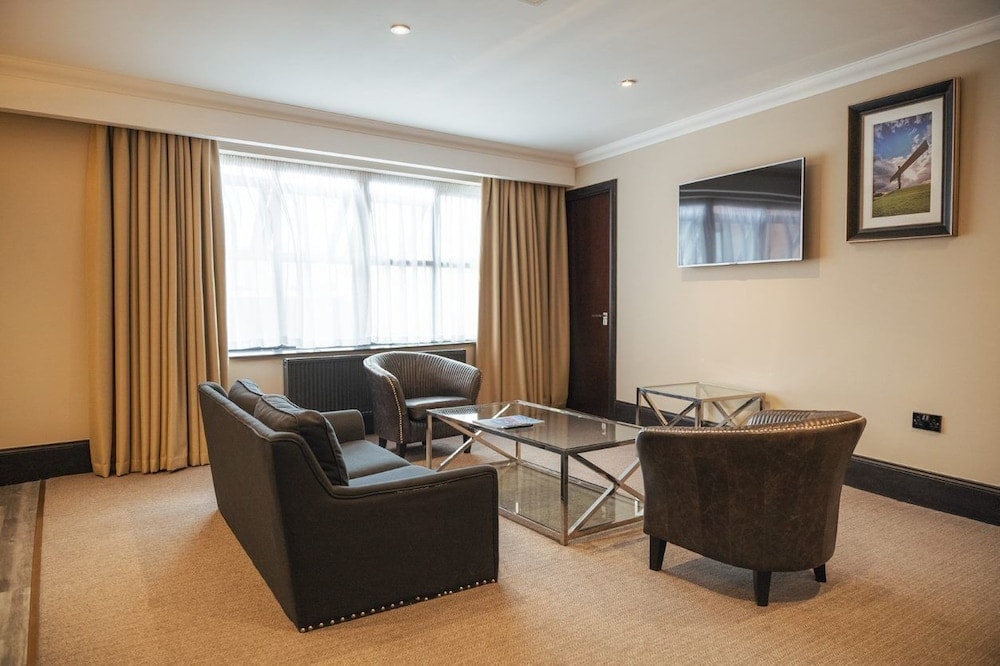 County Hotel & County Aparthotel Newcastle