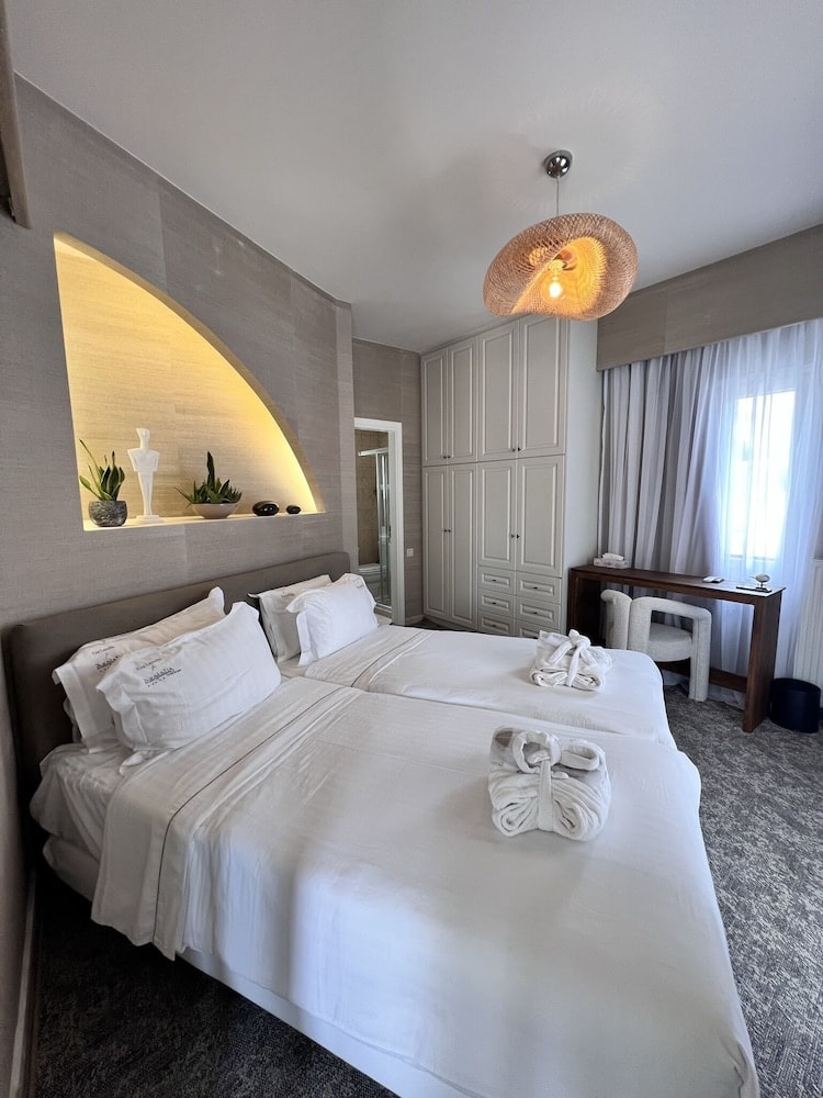 Aegialis Hotel & Spa