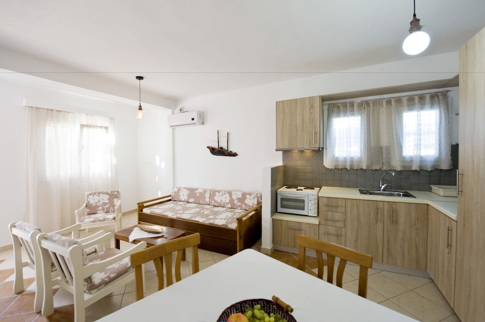 Tsakanos Apartments