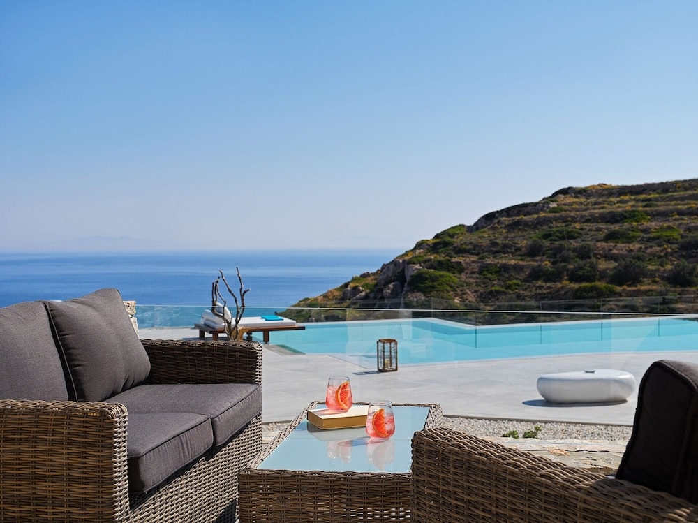 AVATON Folegandros