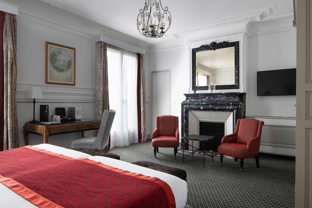 Hôtel Bradford Elysées – Astotel