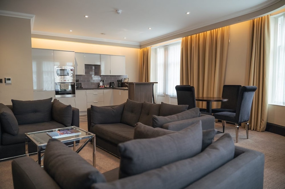 County Hotel & County Aparthotel Newcastle