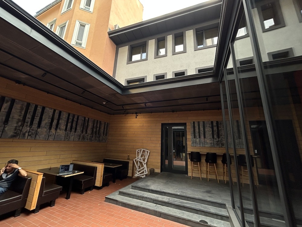 ART HOTEL 158