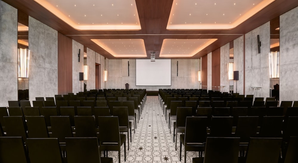 meeting & event spaces