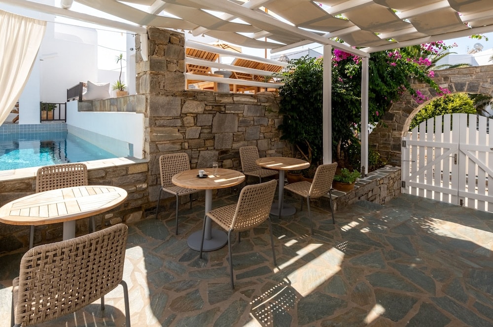 Aella Residence