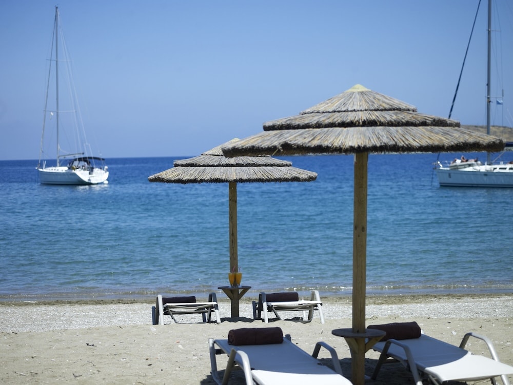 Porto Kea Suites