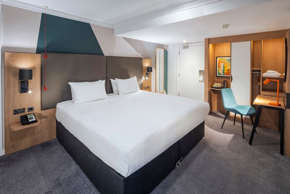 Holiday Inn Gloucester-Cheltenham by IHG