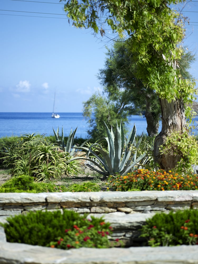 Porto Kea Suites