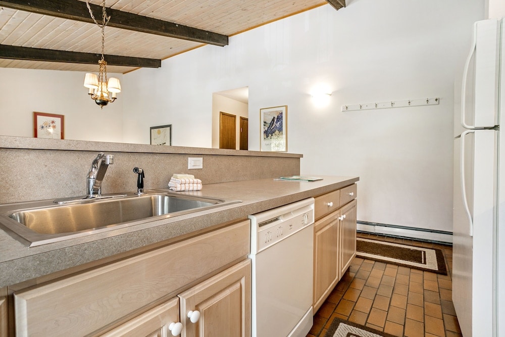 Woodbridge Condos by Snowmass Vacations