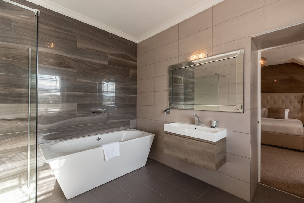 Lakes Hotel and Spa