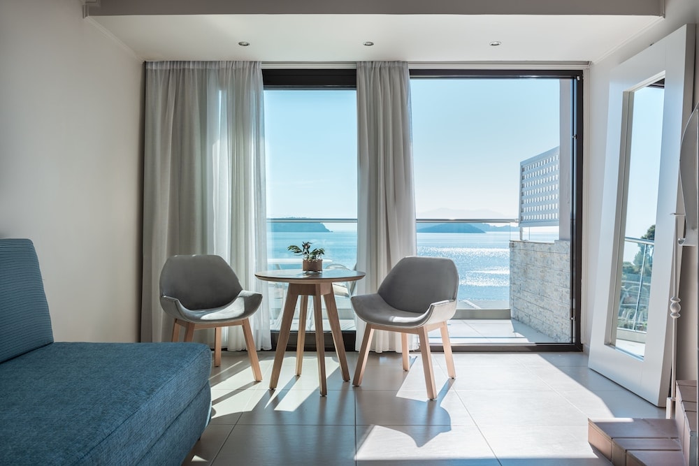 Kassandra Bay Resort, Suites & Spa
