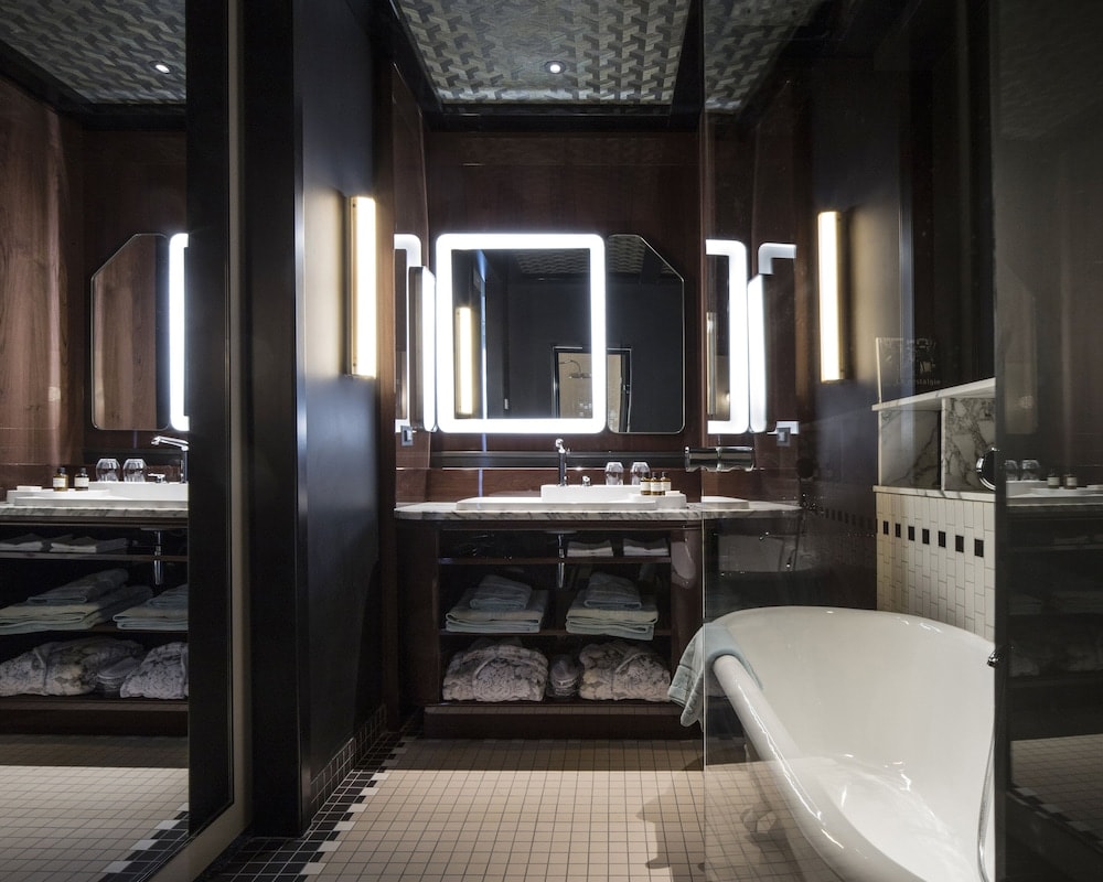 Les Bains Paris