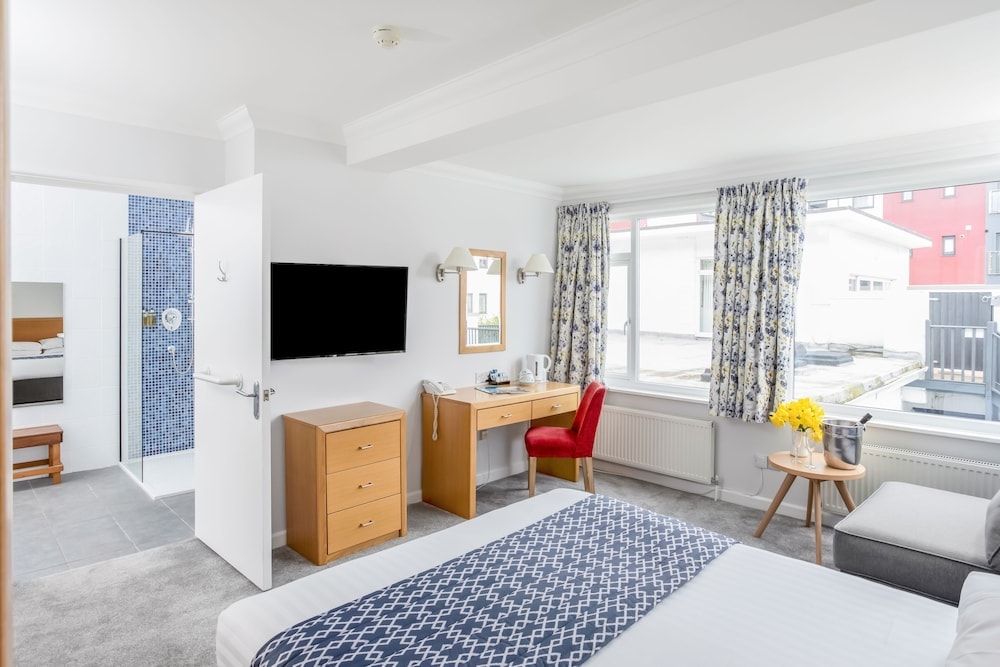 Kilbirnie Hotel