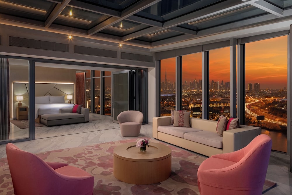 Hilton Dubai Creek Hotel & Residences