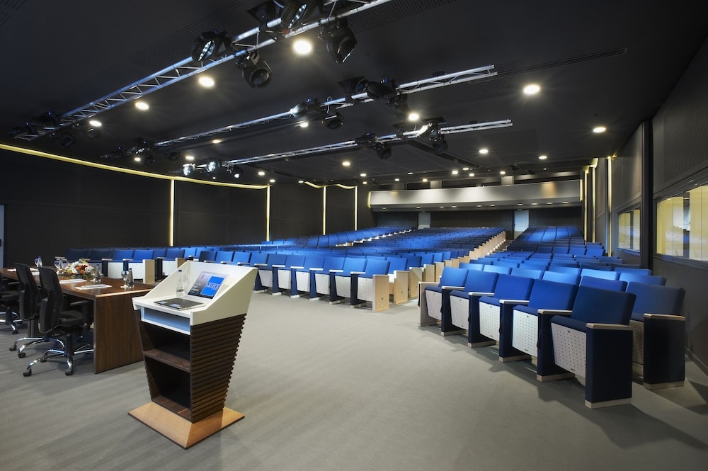 meeting & event spaces